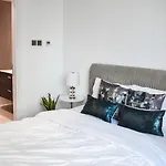 Higuests Vacation Homes - Marina Arcade
